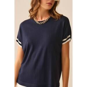 NEW Q2 relaxed sweater with contrast in navy